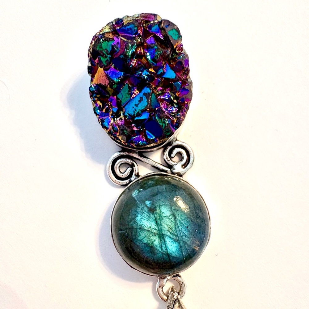 2 inch, Titanium Druzy and Fiery Labradorite pendant on a silver chain. - Picture 3 of 6